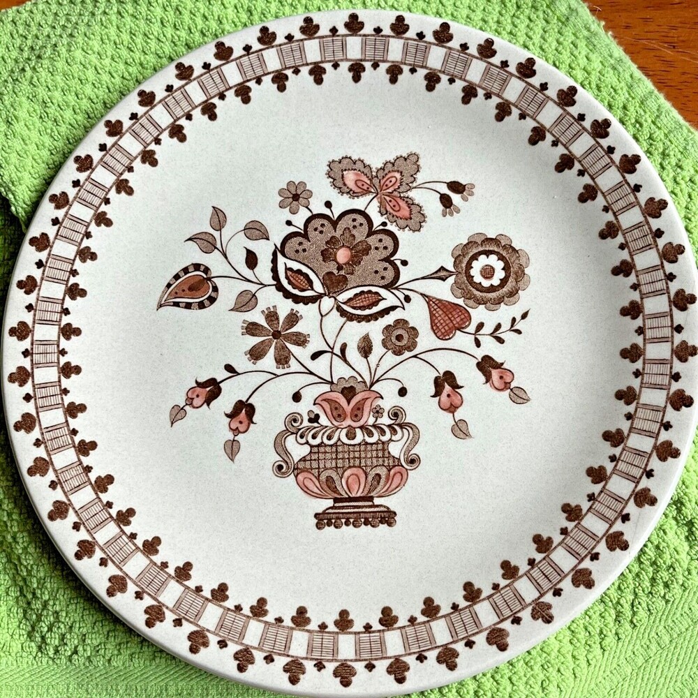Johnson Brothers Salad Plate 8" Old Granite Jamestown Brown Retired